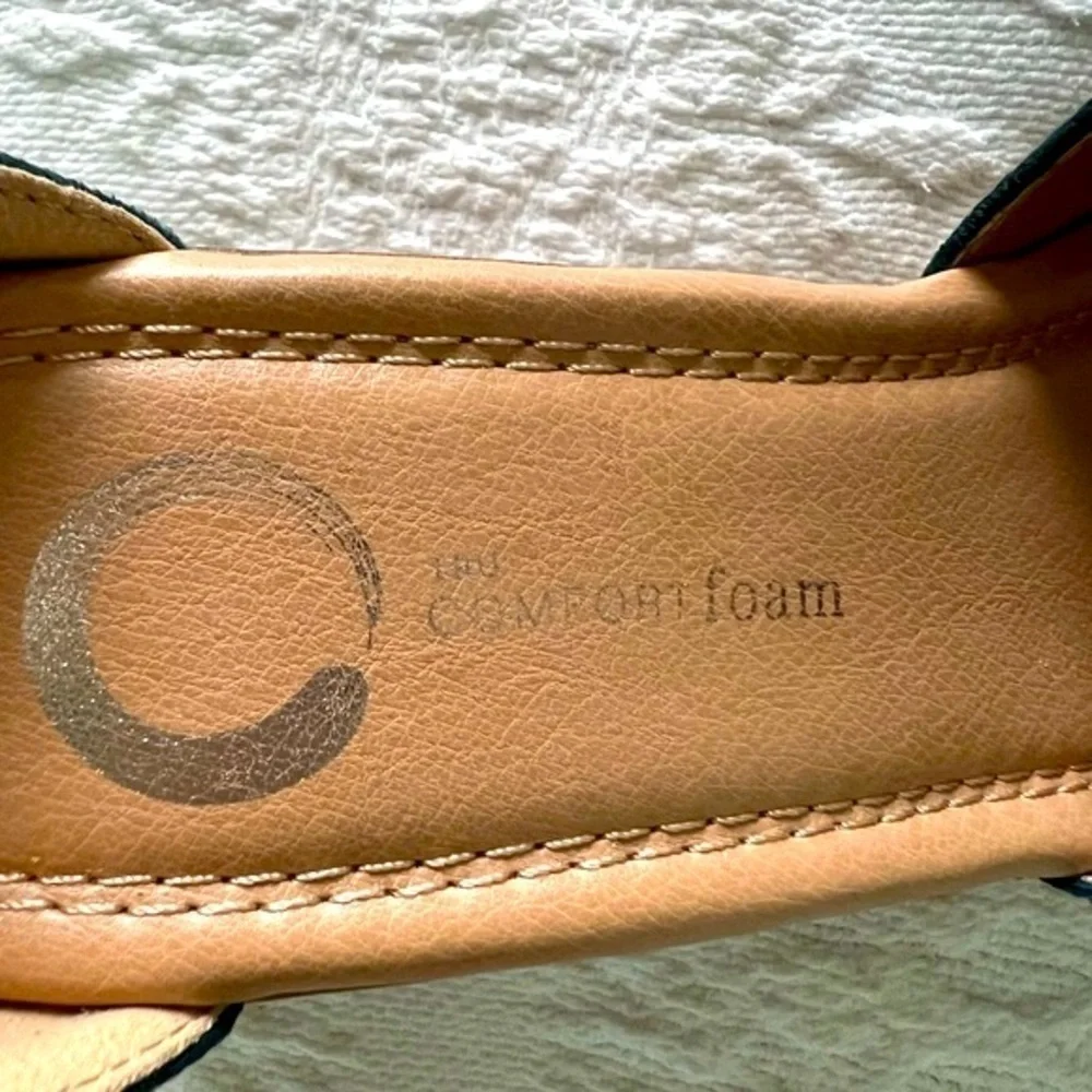 Journey Collection Women Blue Kenzie Comfort Soles, Wedge Sandals, Size 61/2 M .